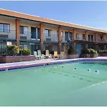 Rodeway Inn & Suites 